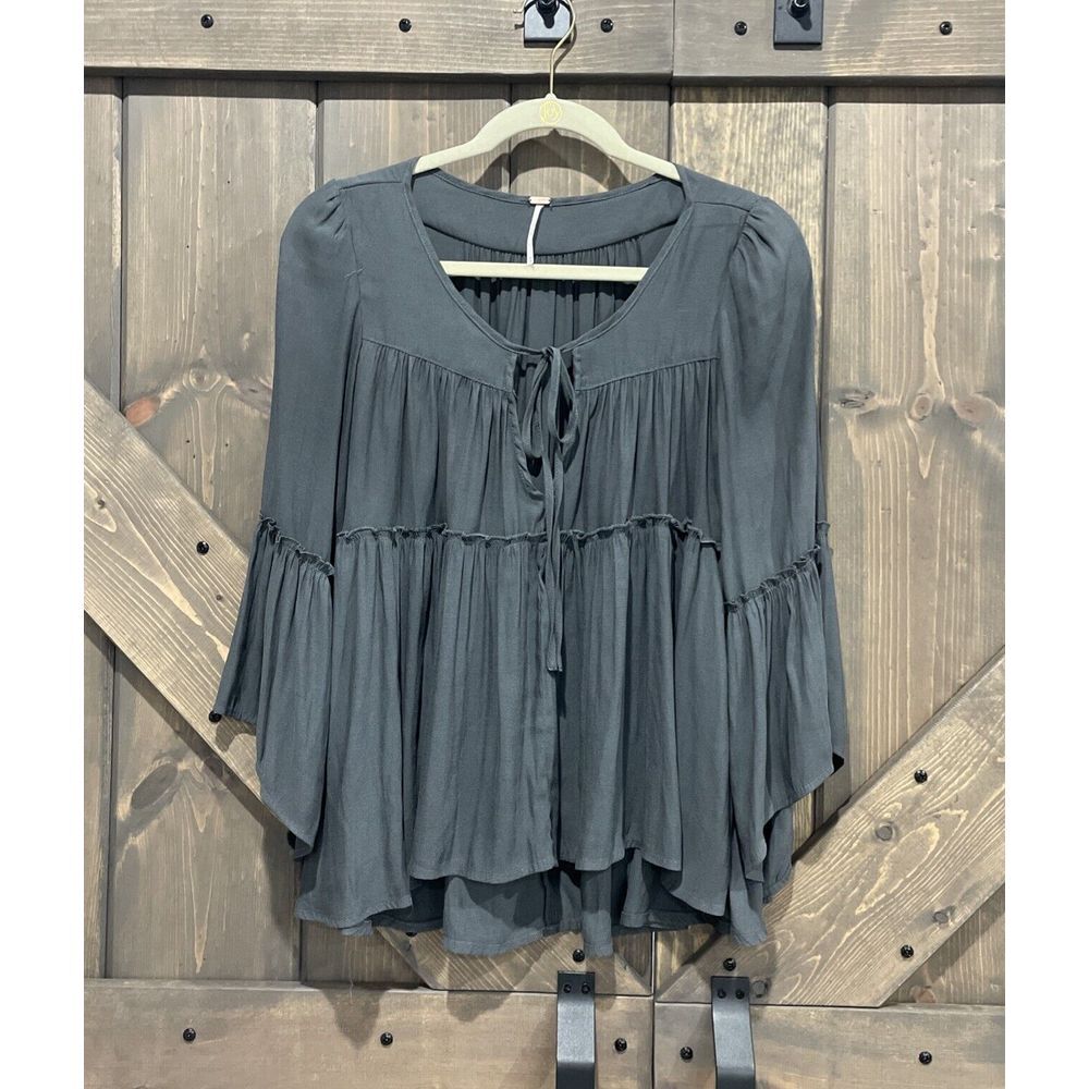 Free People Gray Tiered Peasant Boho Flowy Bell Sleeve Blouse Size XS - Picture 3 of 8